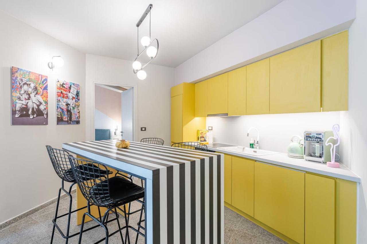 Pop Art Homm In Groovy Koukaki Apartment Athens Ngoại thất bức ảnh
