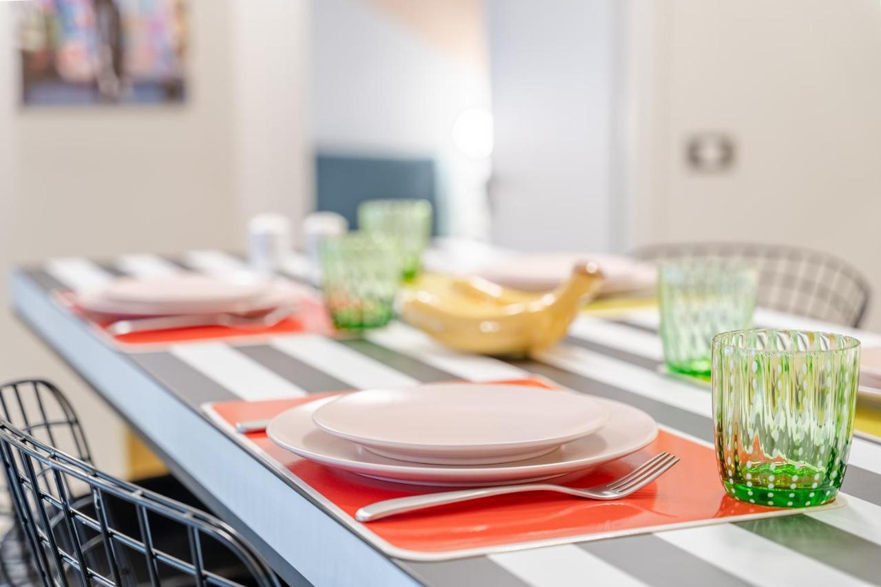 Pop Art Homm In Groovy Koukaki Apartment Athens Ngoại thất bức ảnh